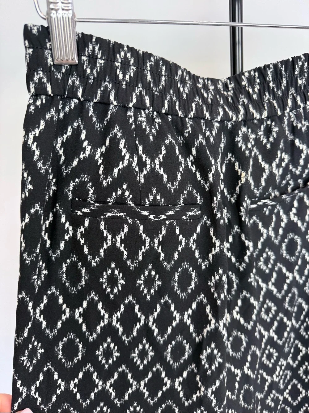 Banana Republic Black & White Diamond Print pants